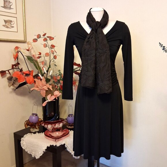 Vintage Women's NEW Stills 52% Silk Long Classic Luxury Brown Scarf - Picture 3 of 12